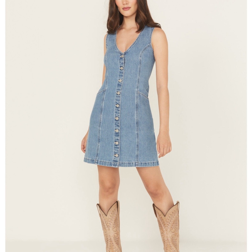 Denim Levi’s Button-Down Dress